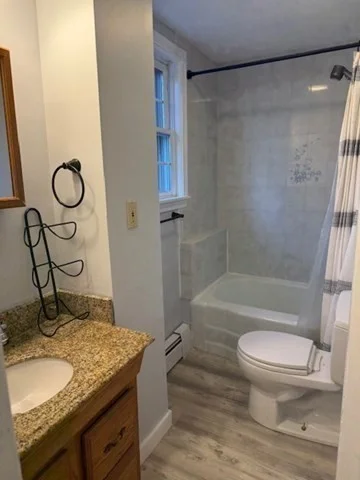 12 Mayhew St, Hopkinton