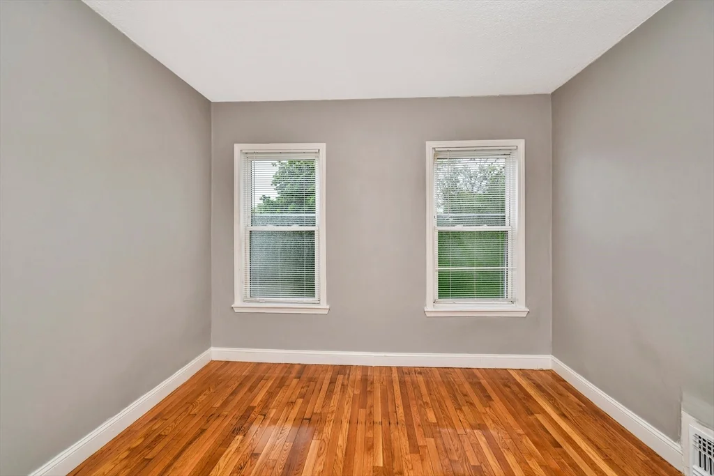 352 Norfolk St, Dorchester