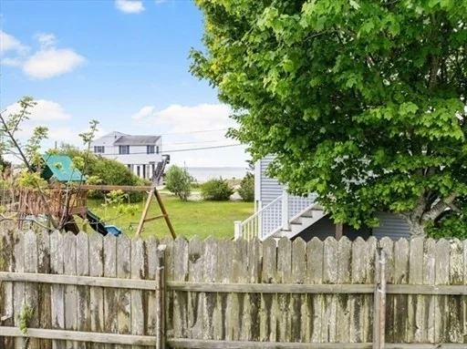 13B Hathaway, Fairhaven