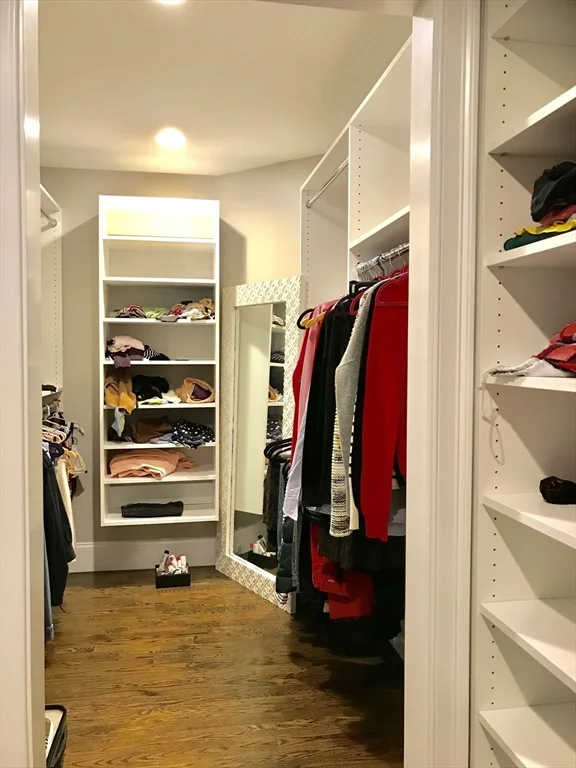 301 Linden St, Wellesley