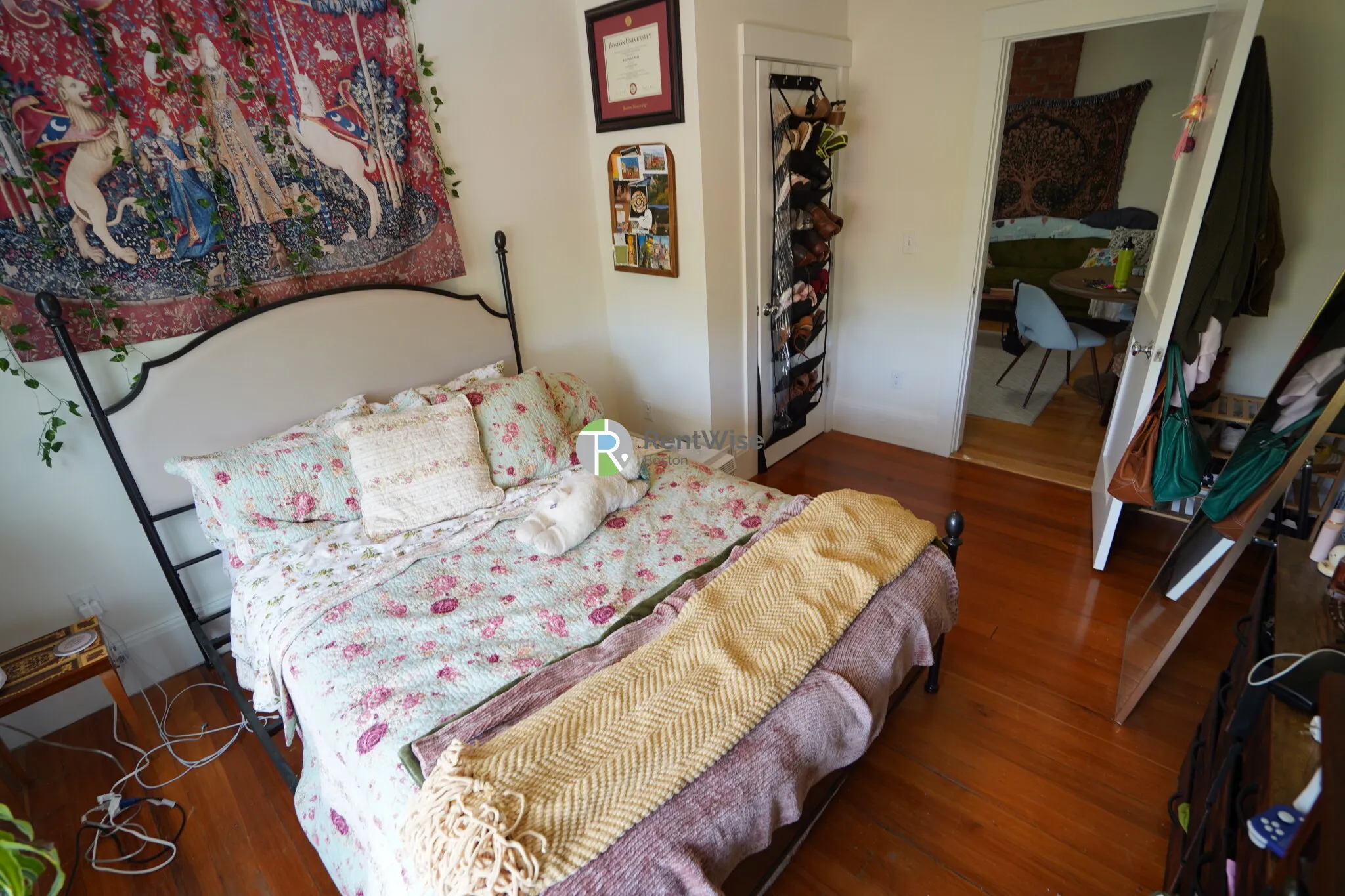 83 Harvard St, Central Village