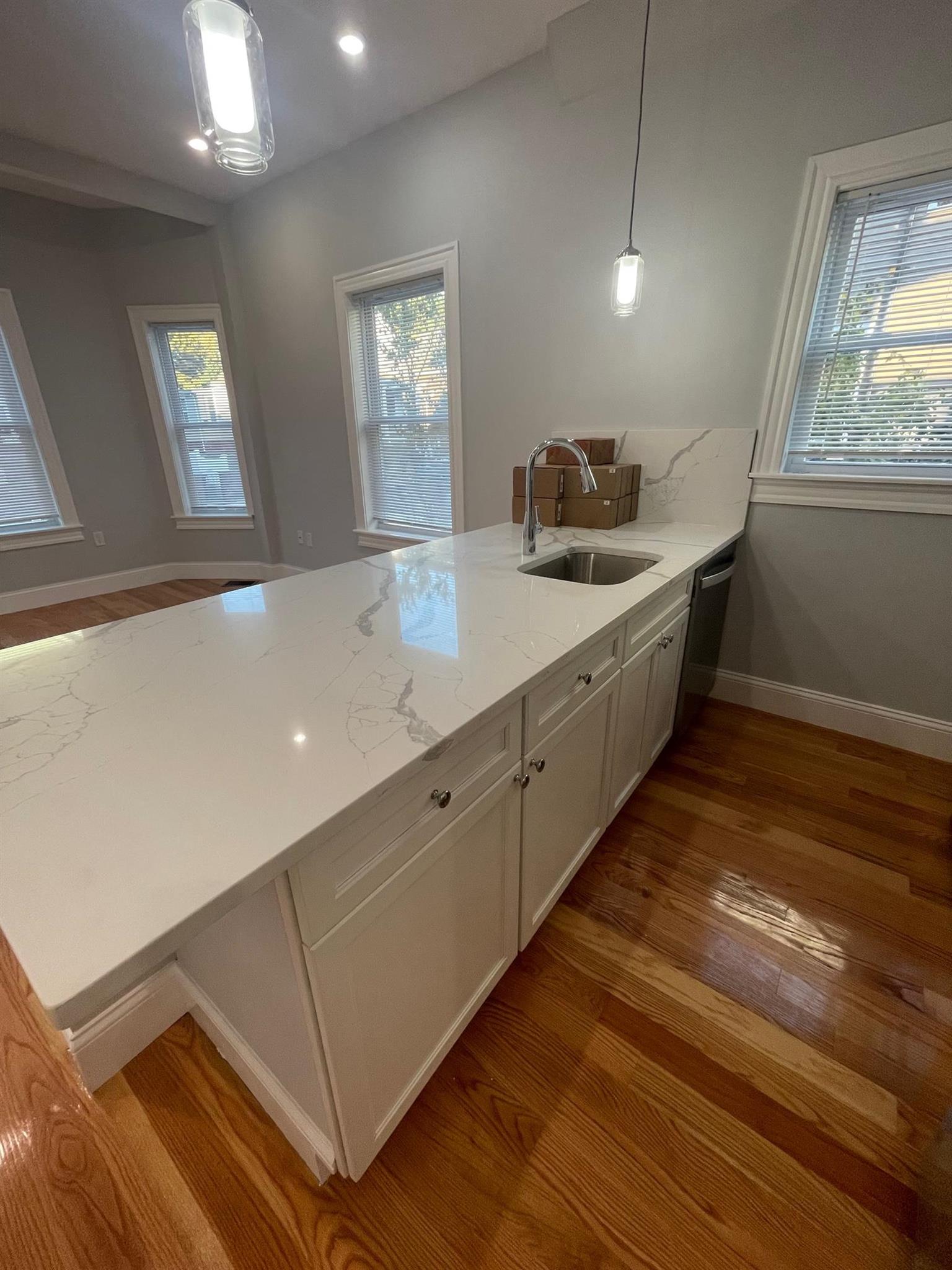 29 Alpine St, Powder House Square