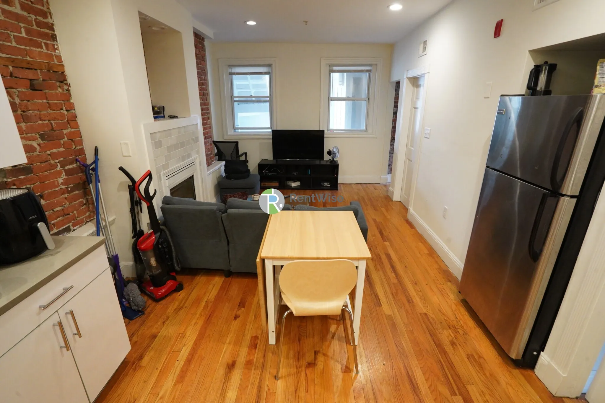 10 Brainerd Rd, Allston