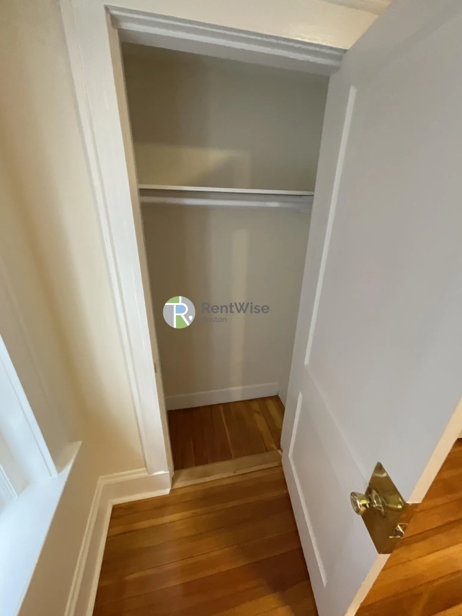 6 Barrows St, Allston