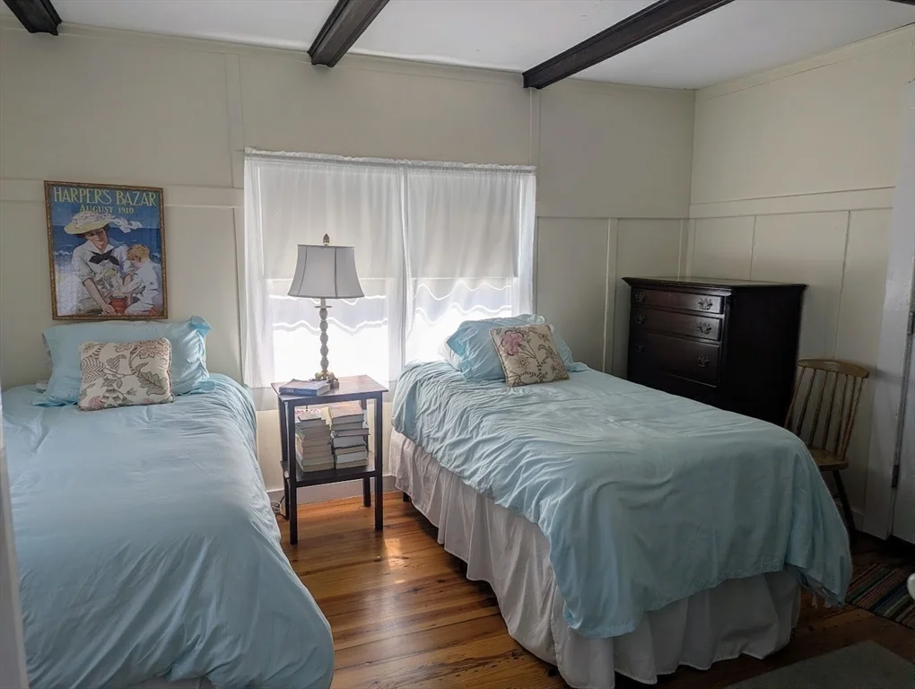 12 Cove Rd, Little Neck
