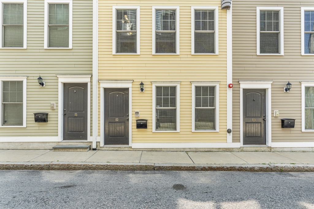 83 Dresser St, South Boston