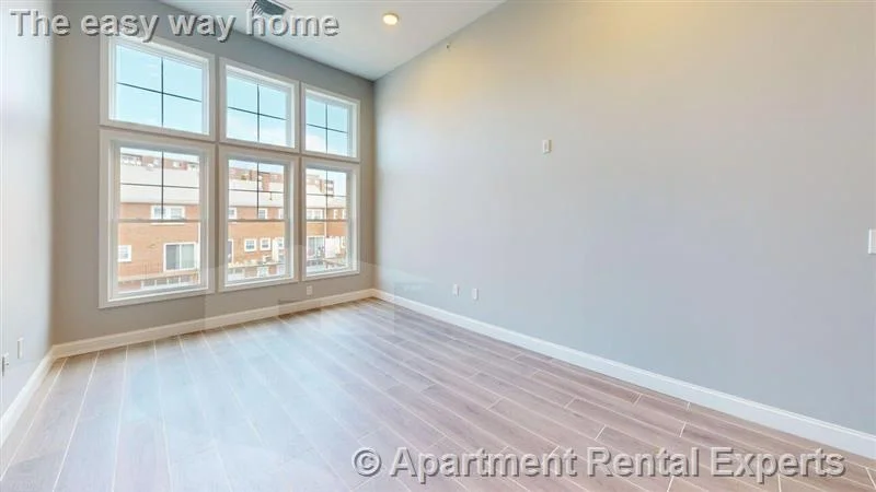 49 Hill Rd, Belmont