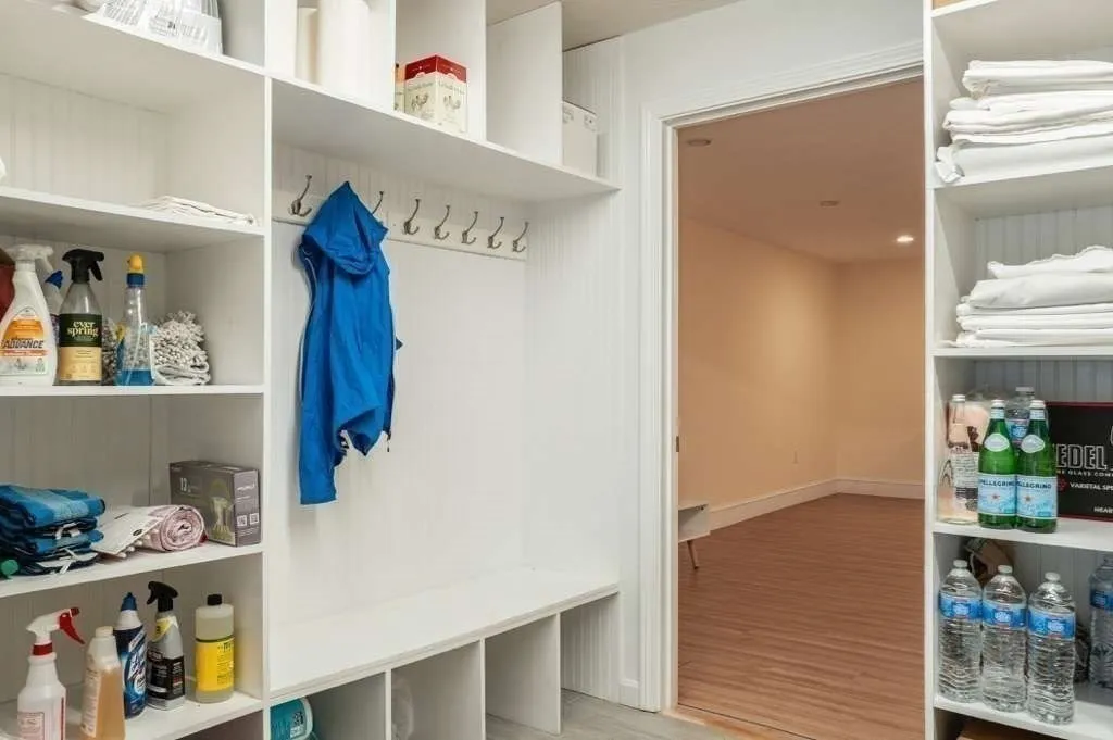 90 Monument, Medford