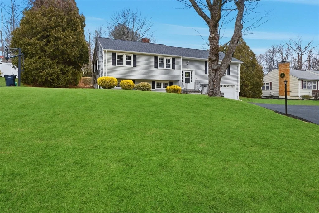 38 Juniper Ln, Holden