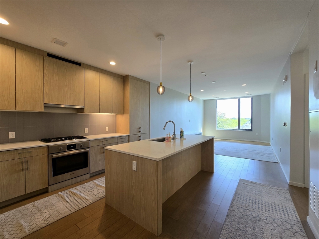 57 Quincy Shore Dr, Quincy