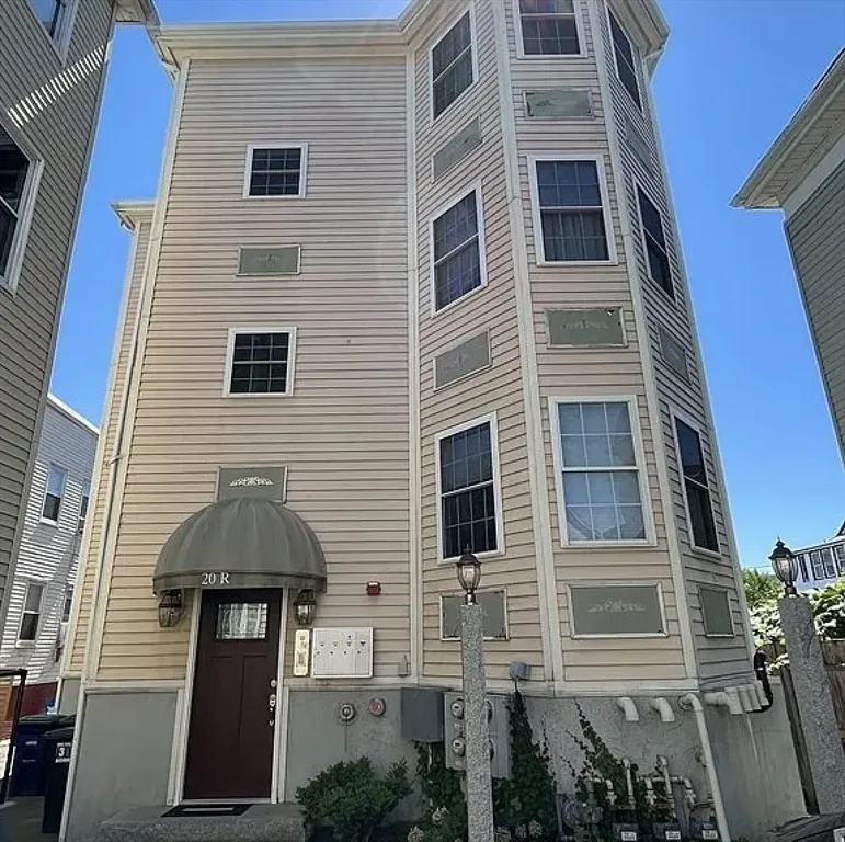 20R Cross St, East Somerville