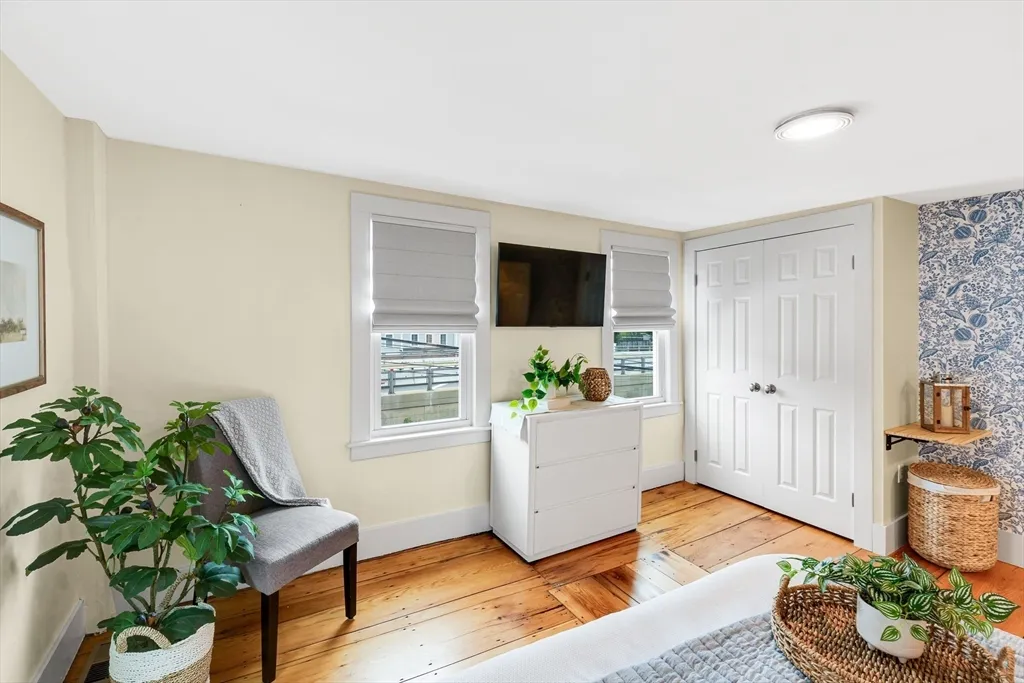 7 Summer St, Newburyport