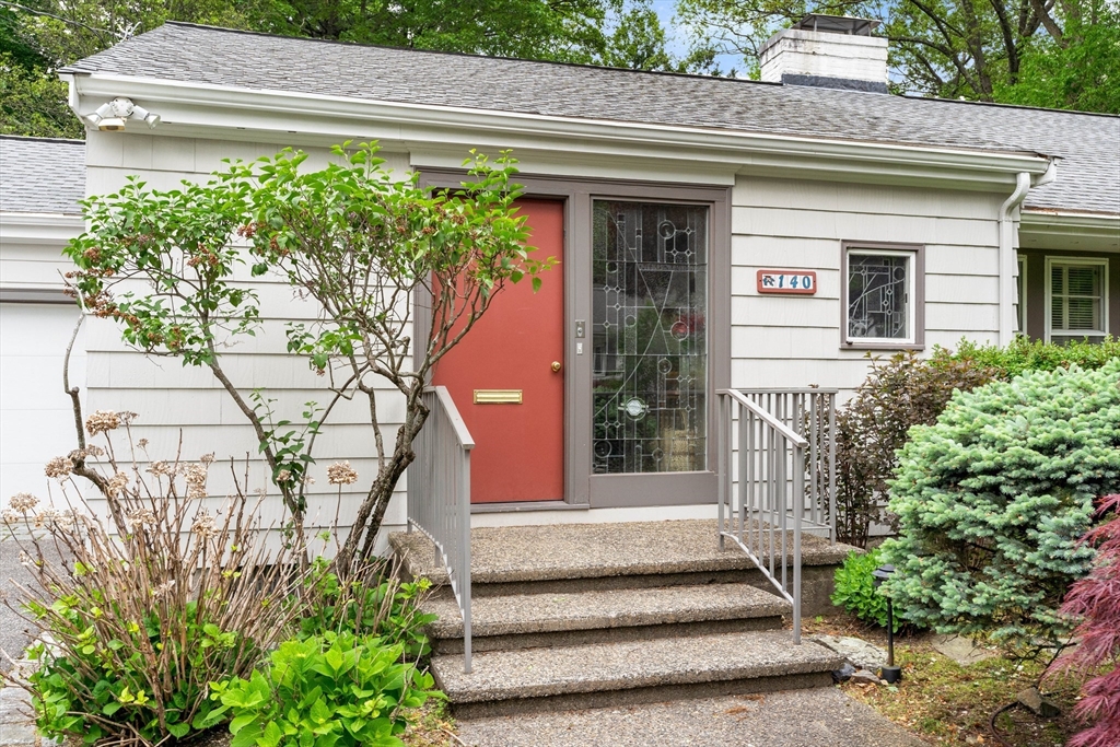 140 Paulson Rd, Waban