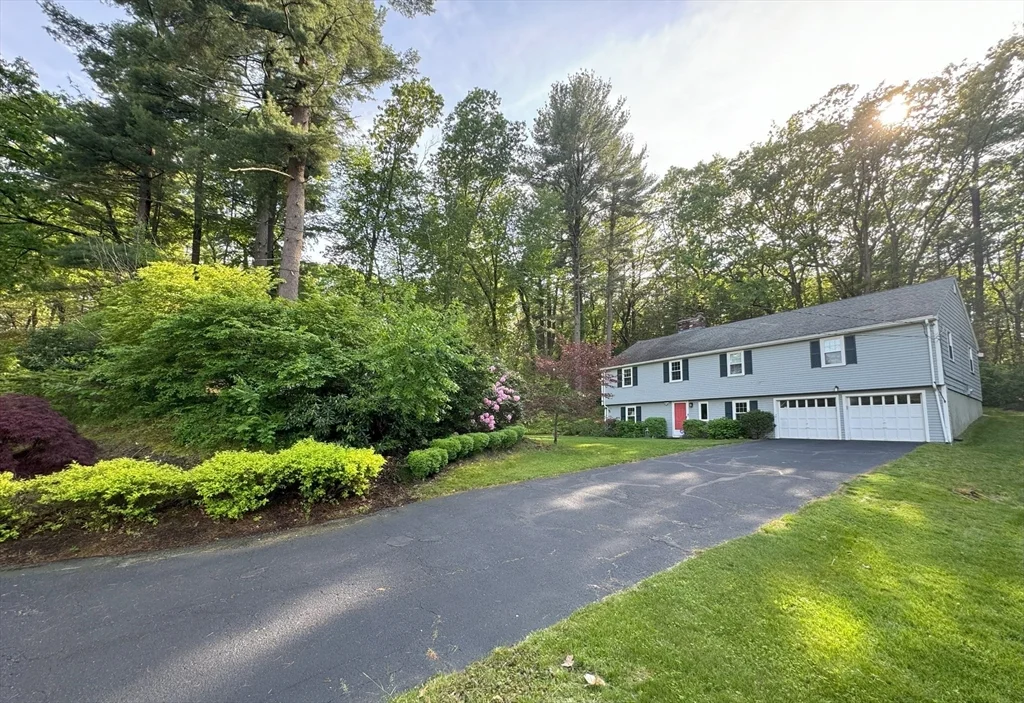 10 Meadowview Rd, Wayland