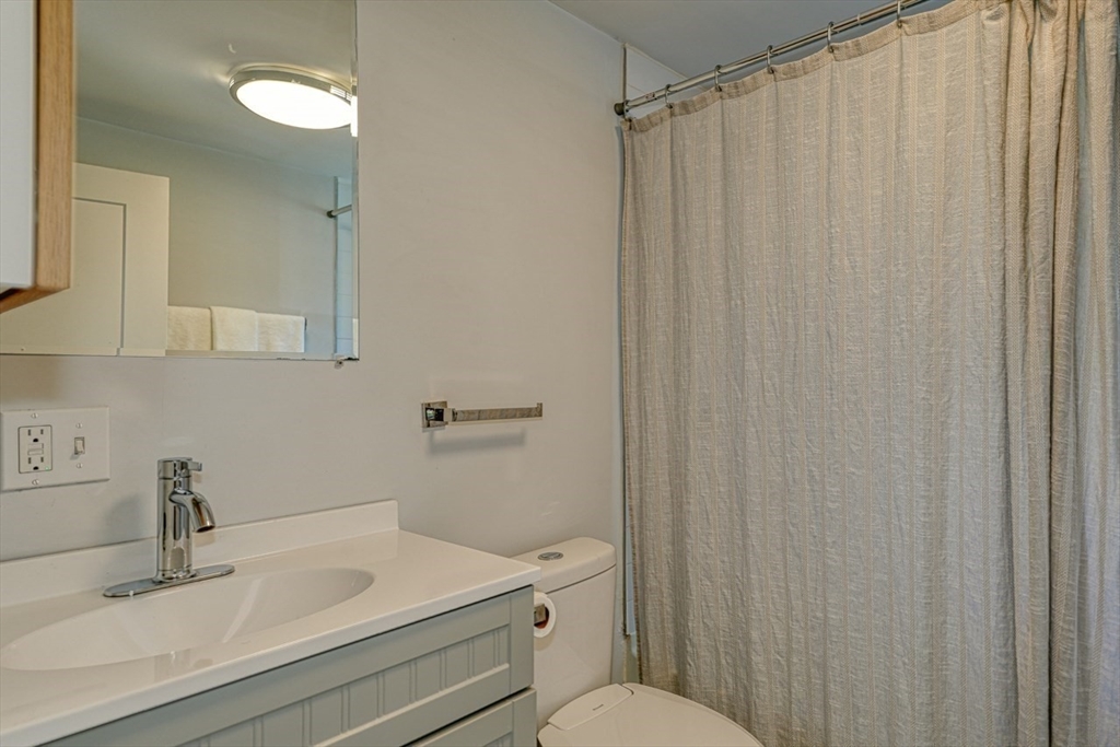 21 Fessenden Rd, Arlington