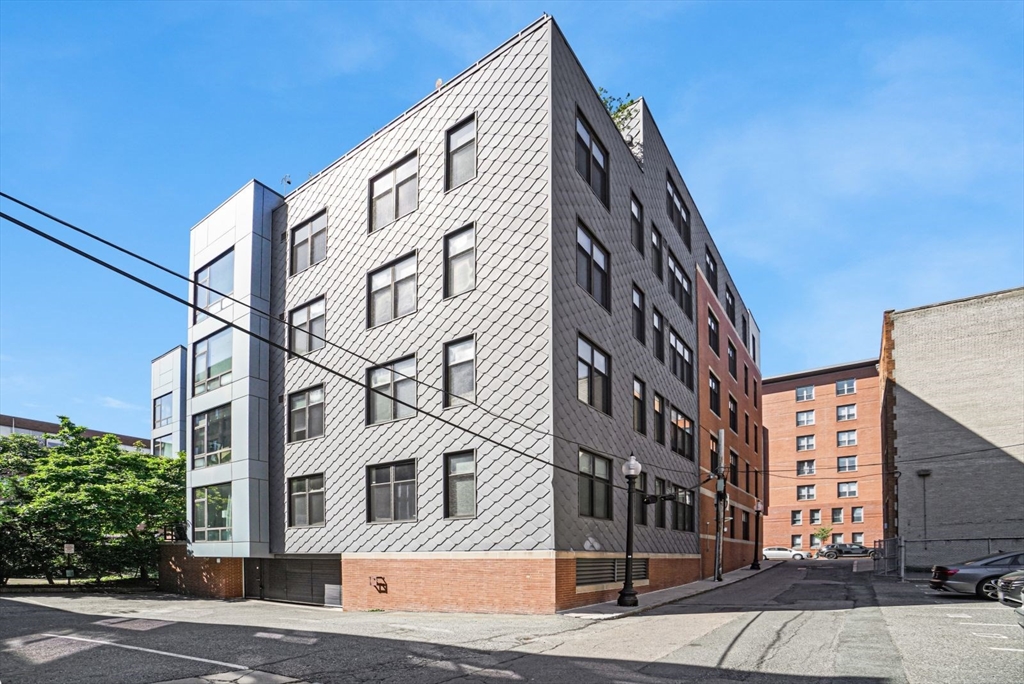 735 Harrison, South End