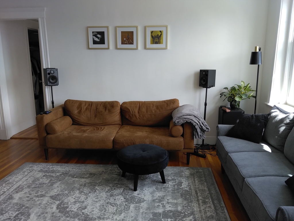 1697 Cambridge, Cambridge