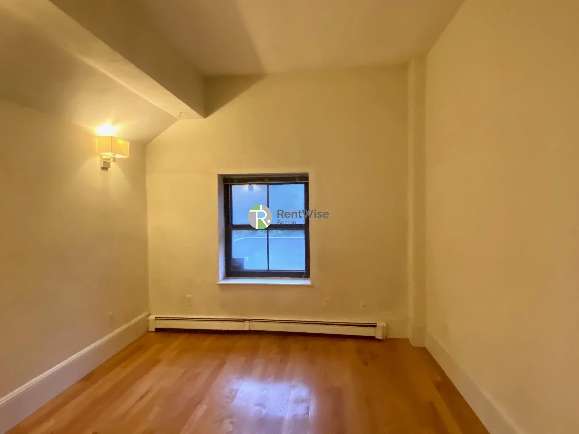 521 Massachusetts Ave, Roxbury