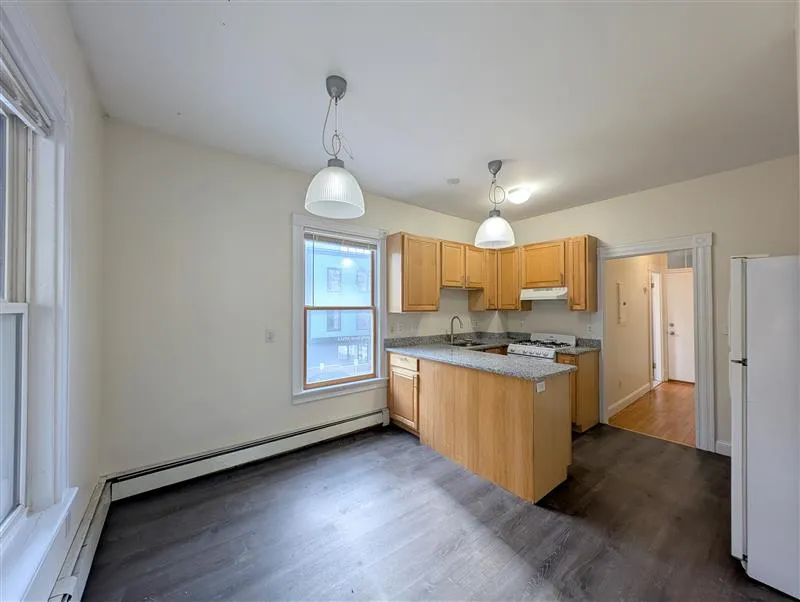 392 Washington St, Ward Two