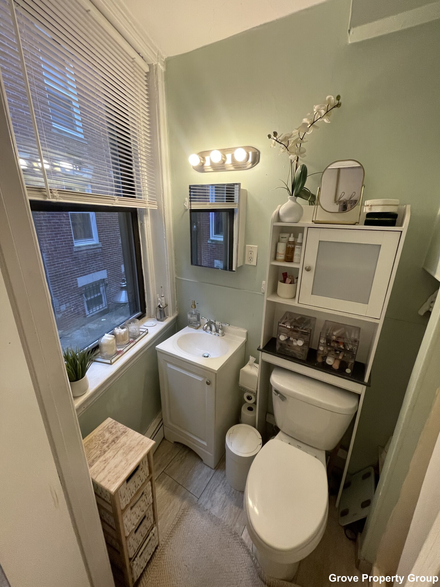 2 Holden Ct, North End