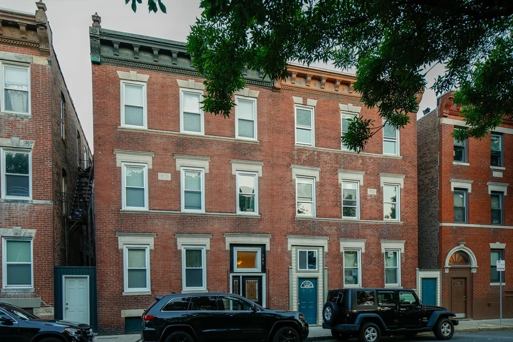 127 Cottage St, East Boston