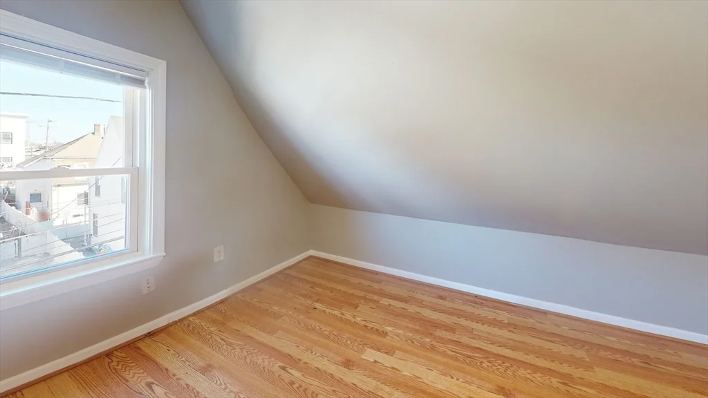 50 Plymouth St, Everett