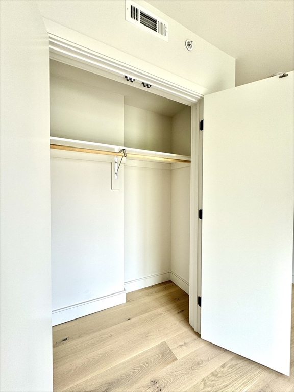 1 Nevins Hill Way, Brighton