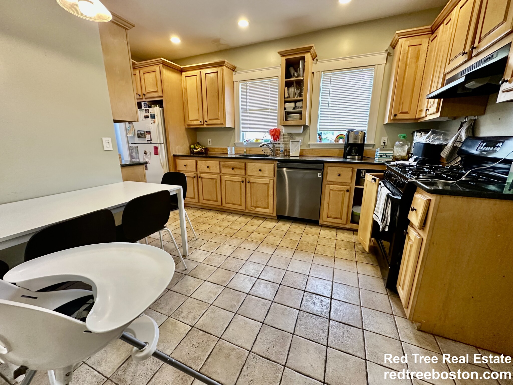 2 Priscilla Rd, Brighton