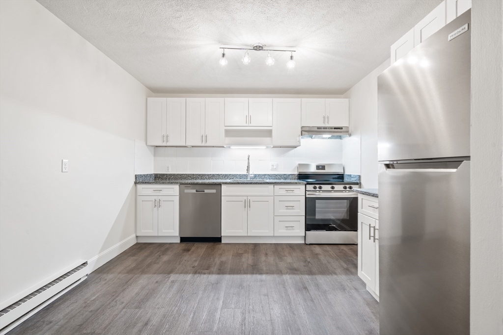 5 Walker Rd, North Andover