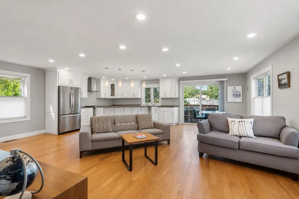 28 Park Ave, Medford