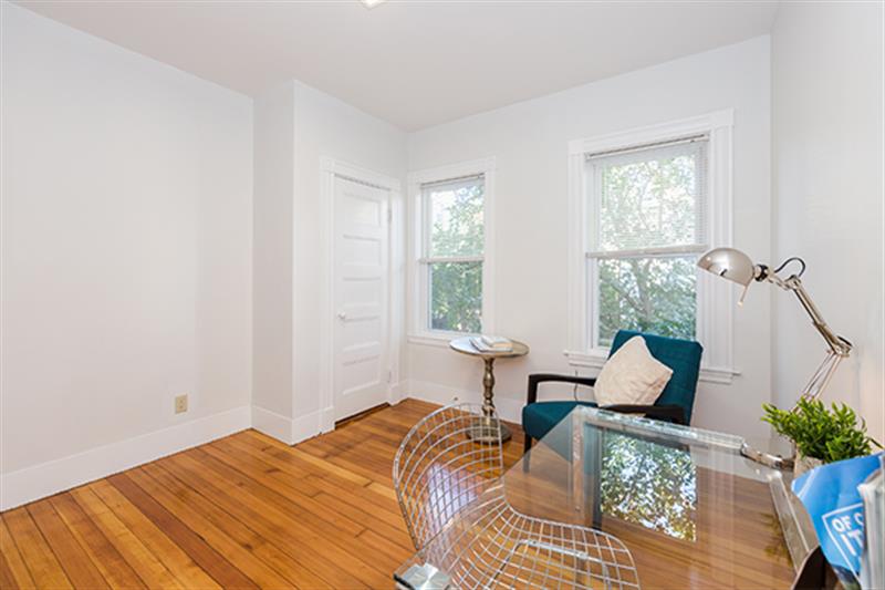 8 Stone Pl, Prospect Hill