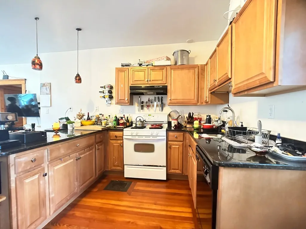 79 Capen St, Medford