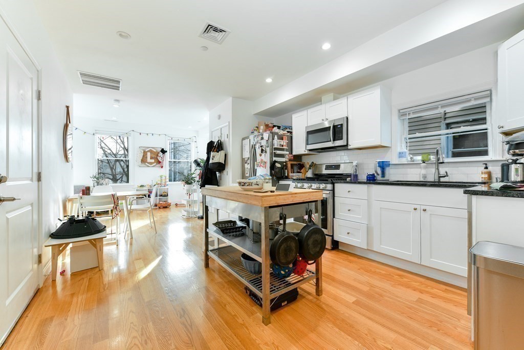 236 Havre St, East Boston