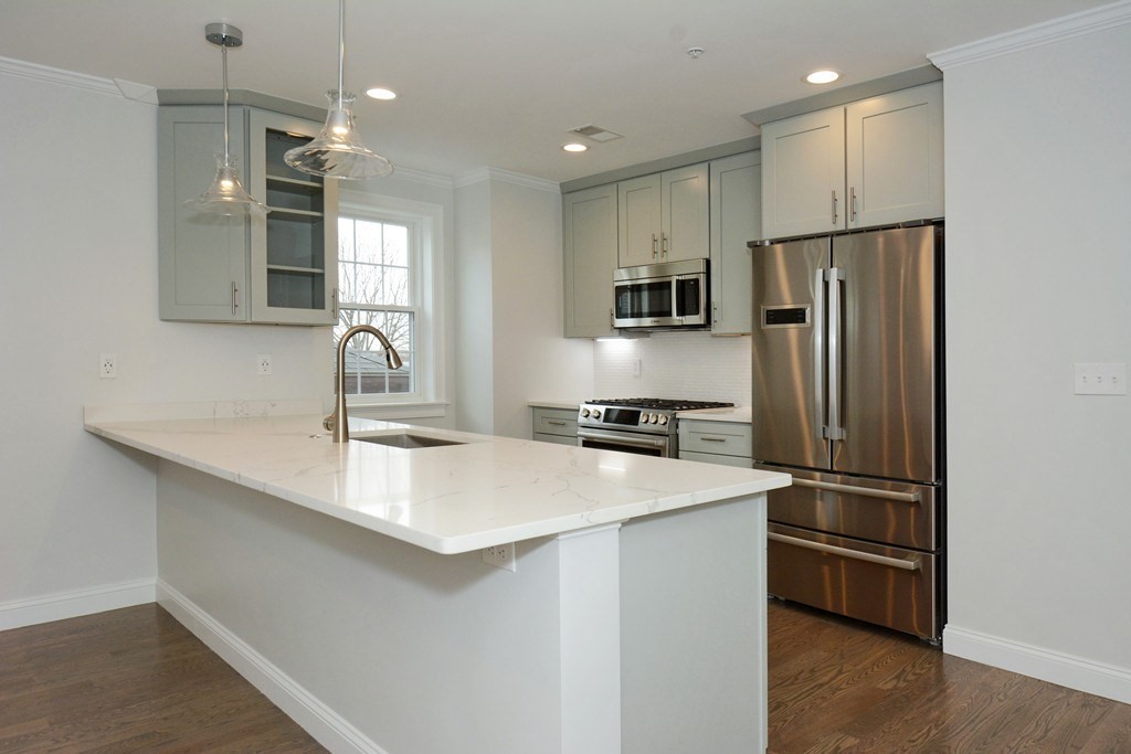 49 Leyden St, East Boston