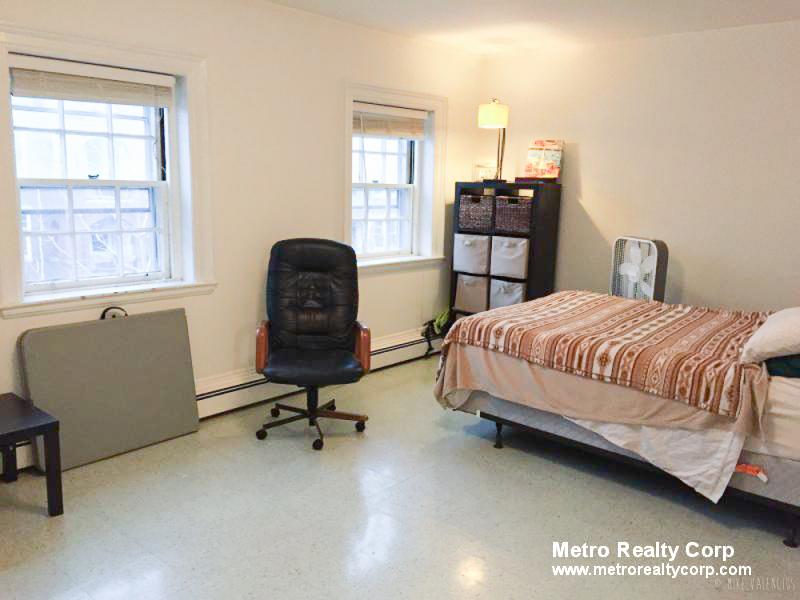 35 Garrison Rd, Washington Square