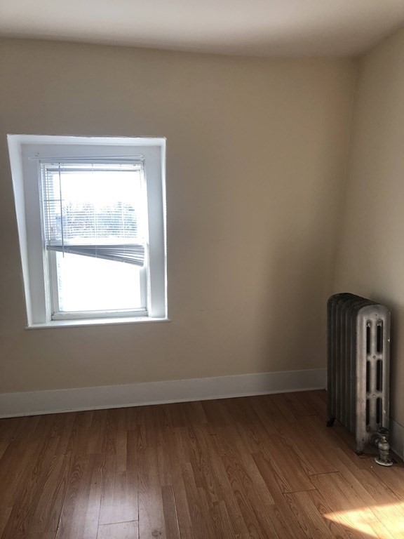 10-12 Maple St, Waltham