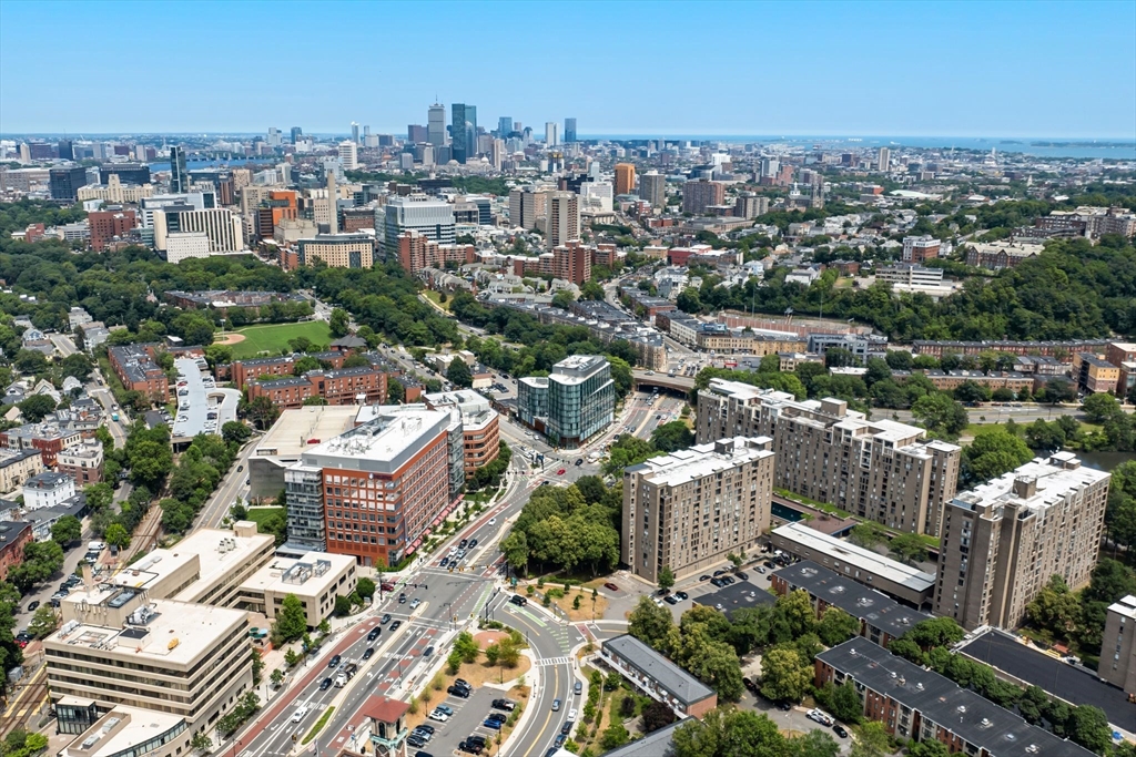 44 Washington St, Longwood