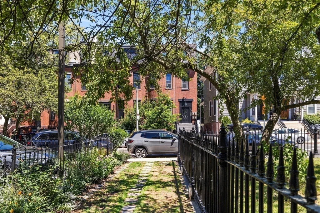 754 E 4th, South Boston