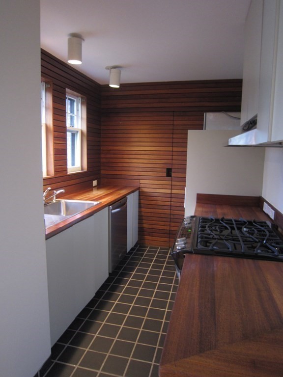 993 Memorial Dr, Harvard Square