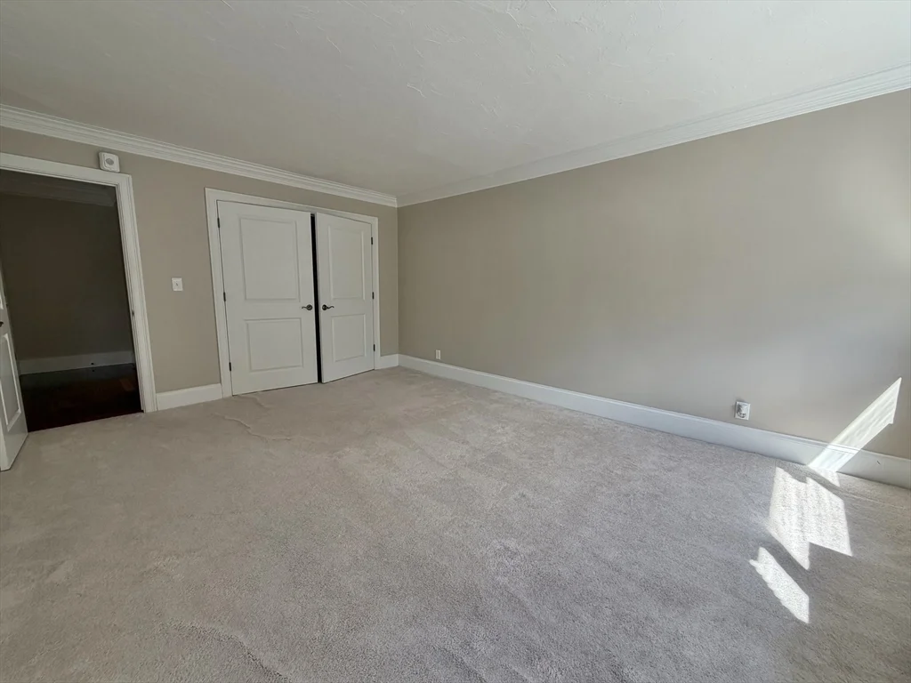 2 Hamond Pond Pkwa, Newton