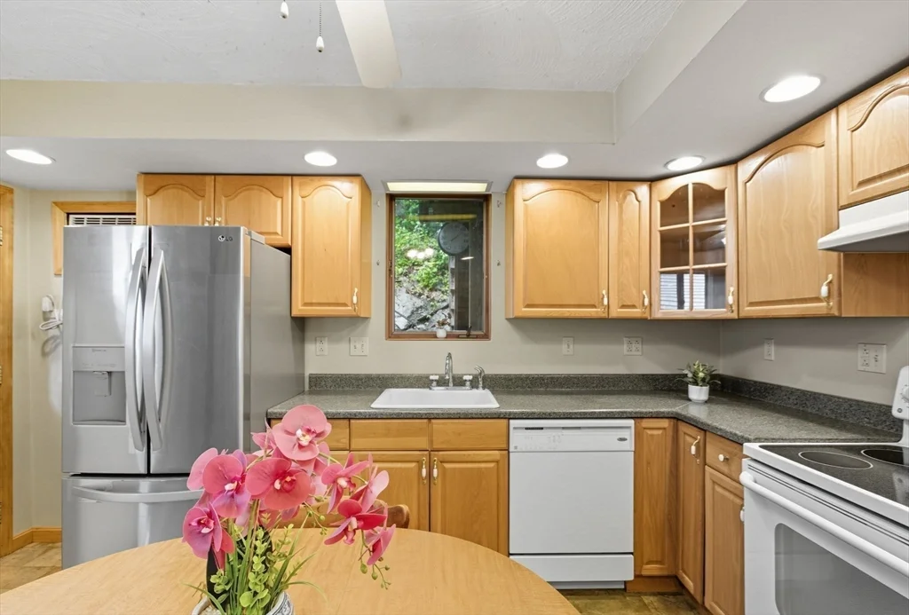 60 Haines St, Medford