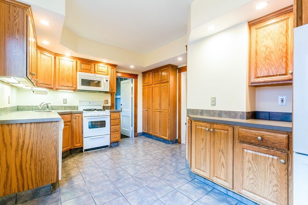 67 Orchard St, Medford