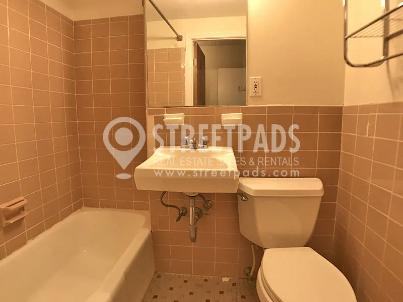 8 Wait St, Mission Hill