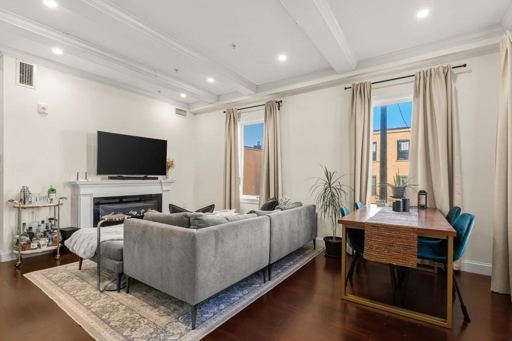 753 E Broadway, South Boston