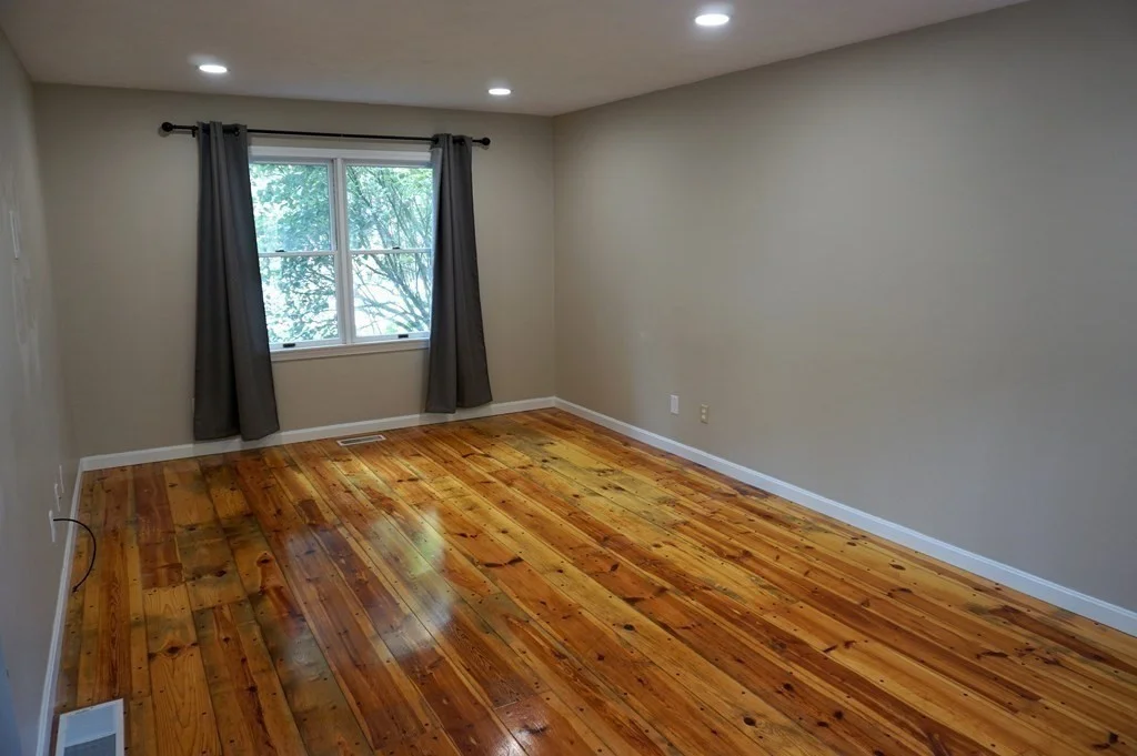 90 Groton St, Pepperell