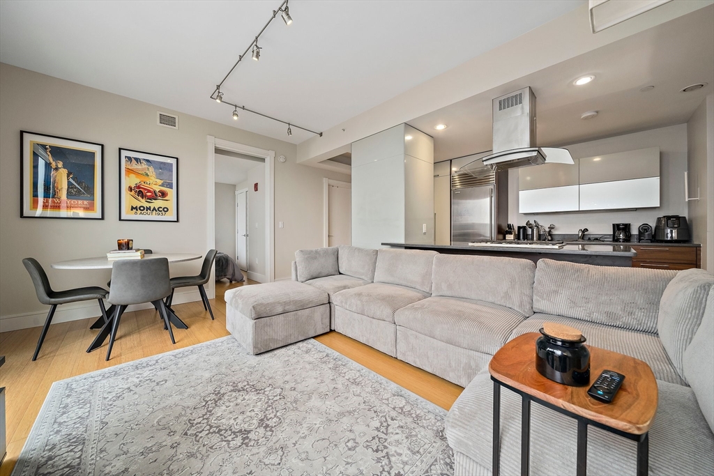 45 Province St, Midtown