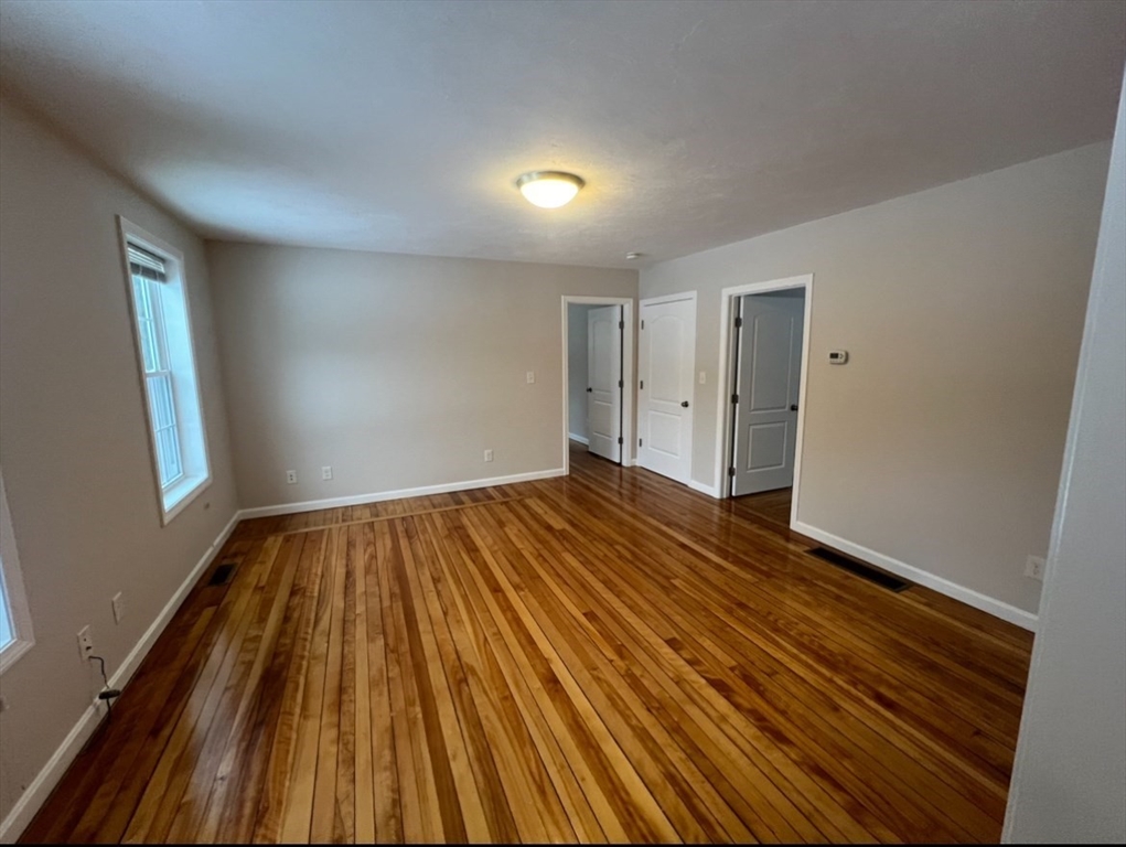 265 Dunstable Rd, Tyngsborough