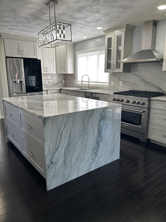 3 Gooseneck Ln, Westford