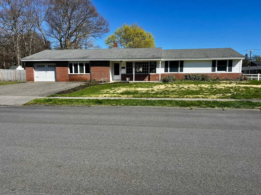 1 Perkins Rd, Danvers