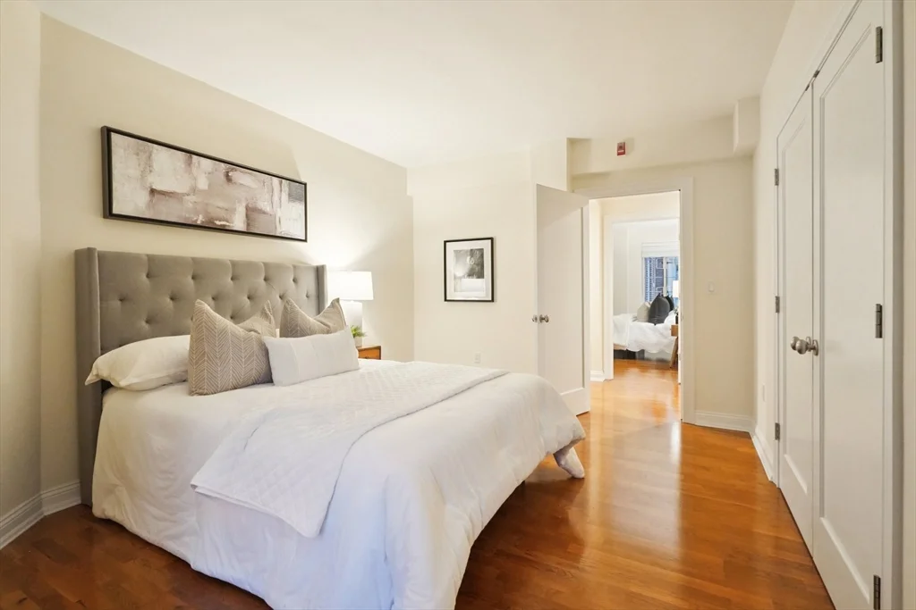 20 Chapel St, Longwood
